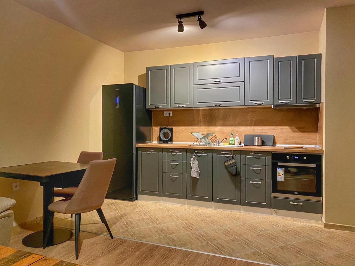 Stylish Urban Apart New 2021 Close To The Beach Varna Exterior foto