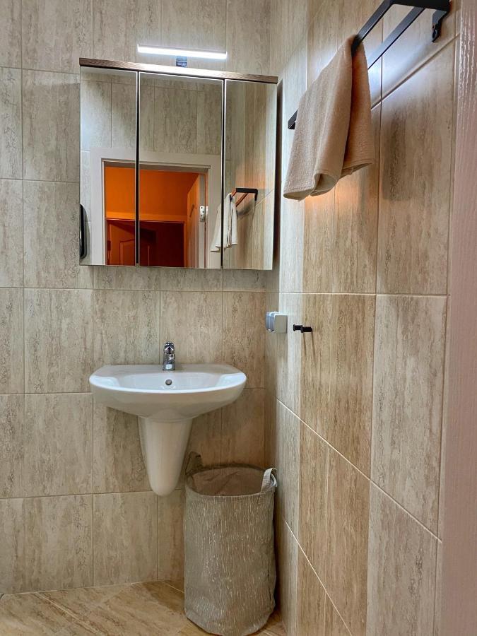 Stylish Urban Apart New 2021 Close To The Beach Varna Exterior foto